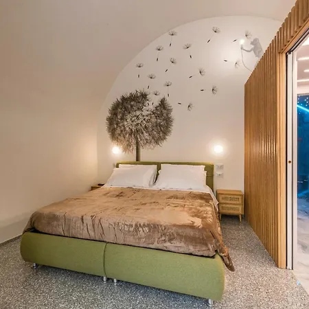 Aparmtents - Dragomanni Loft With Patio Apartment *