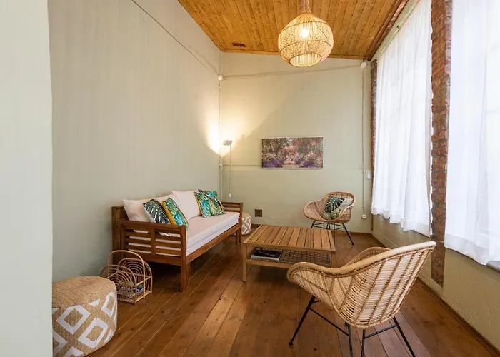- Dragomanni Loft With Patio Appartamento *