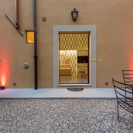 - Dragomanni Loft With Patio Apartment *