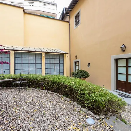 - Dragomanni Loft With Patio Florence