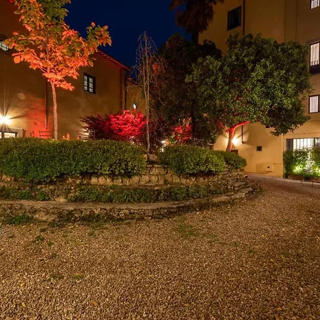 - Dragomanni Loft With Patio Apartment Florence