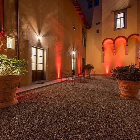 - Dragomanni Loft With Patio Apartment Florence