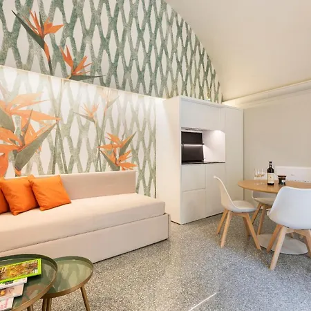 - Dragomanni Loft With Patio Apartment *