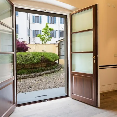 - Dragomanni Loft With Patio Apartment