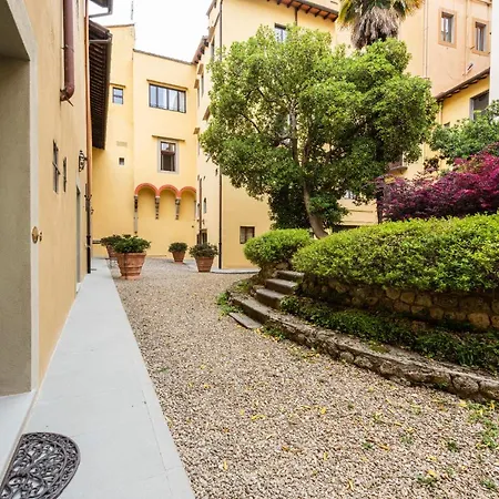 - Dragomanni Loft With Patio Apartment Florence