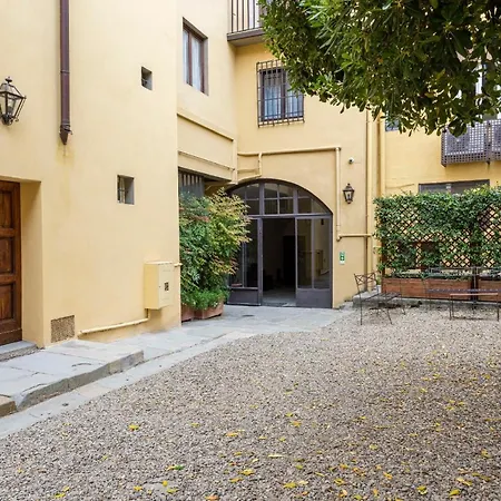 - Dragomanni Loft With Patio Florence